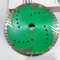 Diamond triangular wave saw blade